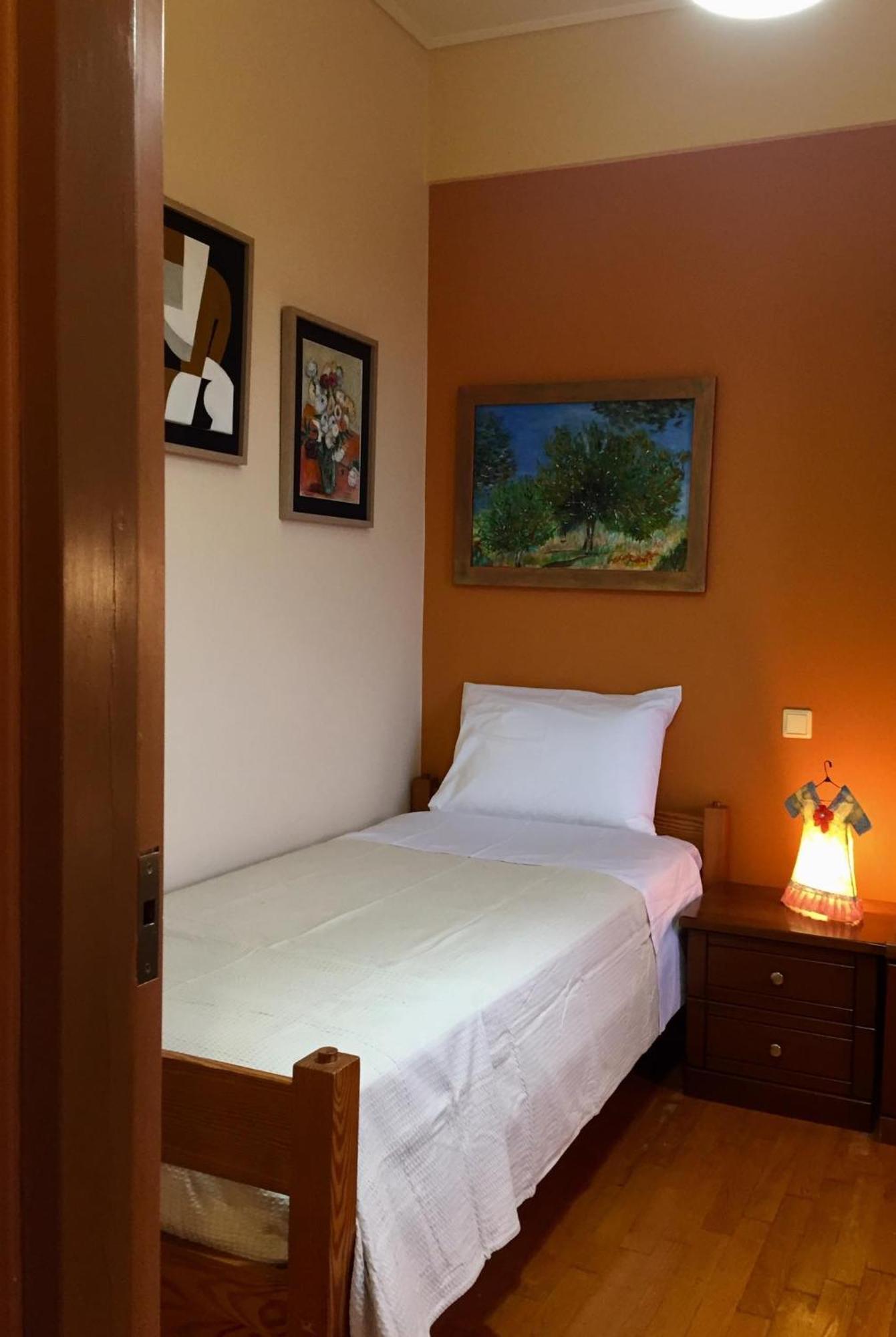 Small Apartment Near Athens Airport Pikérmion Екстериор снимка